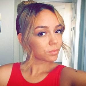 Meet your Posher, Kira